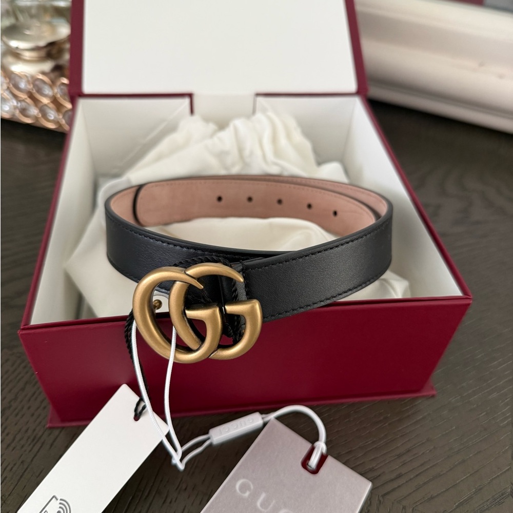 Gucci Women's Black Belt with Gold GG Buckle - Picture 4 of 4